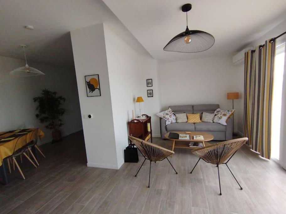 Appartement Climatise Au Coeur De La Provence Lac Et Parcs D'Attractions 10Mn Avignon Monteux Exterior foto